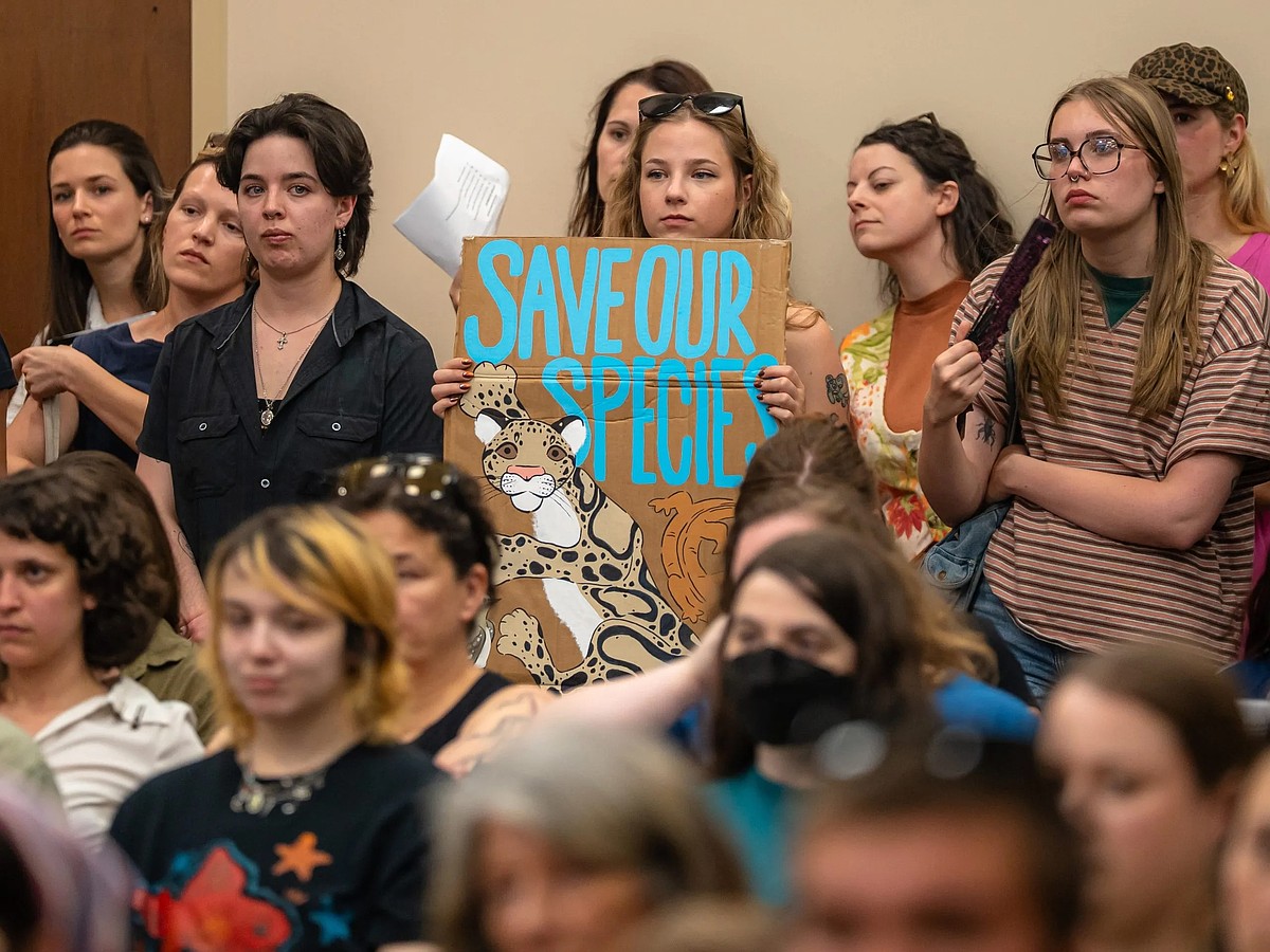 ‘Unprecedented’ crowd opposes data centers at Nashville Metro Planning Commission meeting