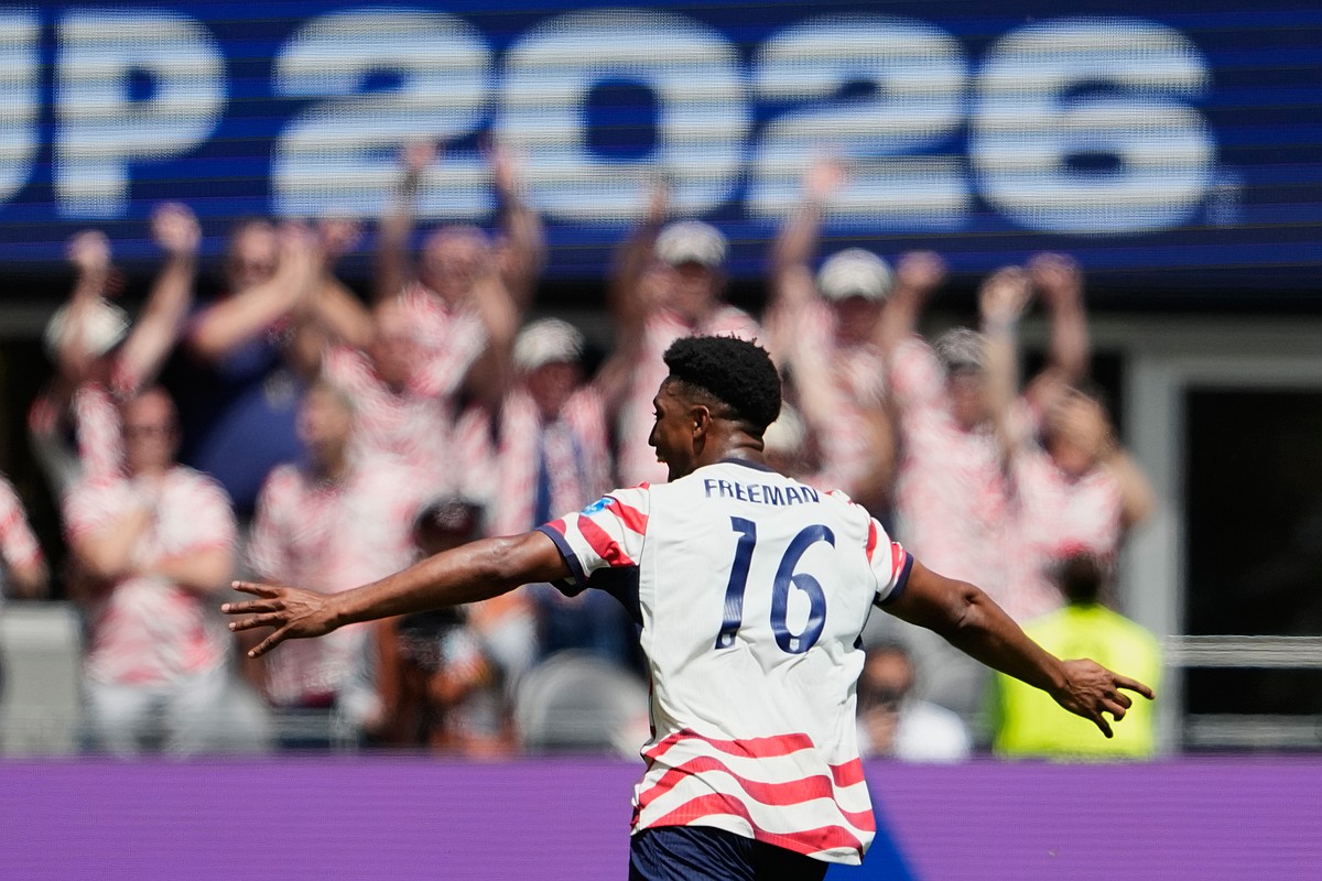 Without the injured Christian Pulisic, U.S. beats Australia 2-0 to advance to World Cup knockout round