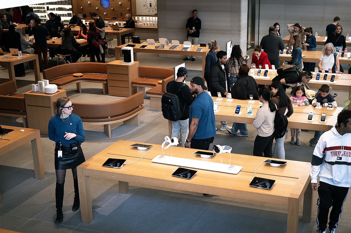 Times Opinion: Sticker shock comes suddenly to the Apple store