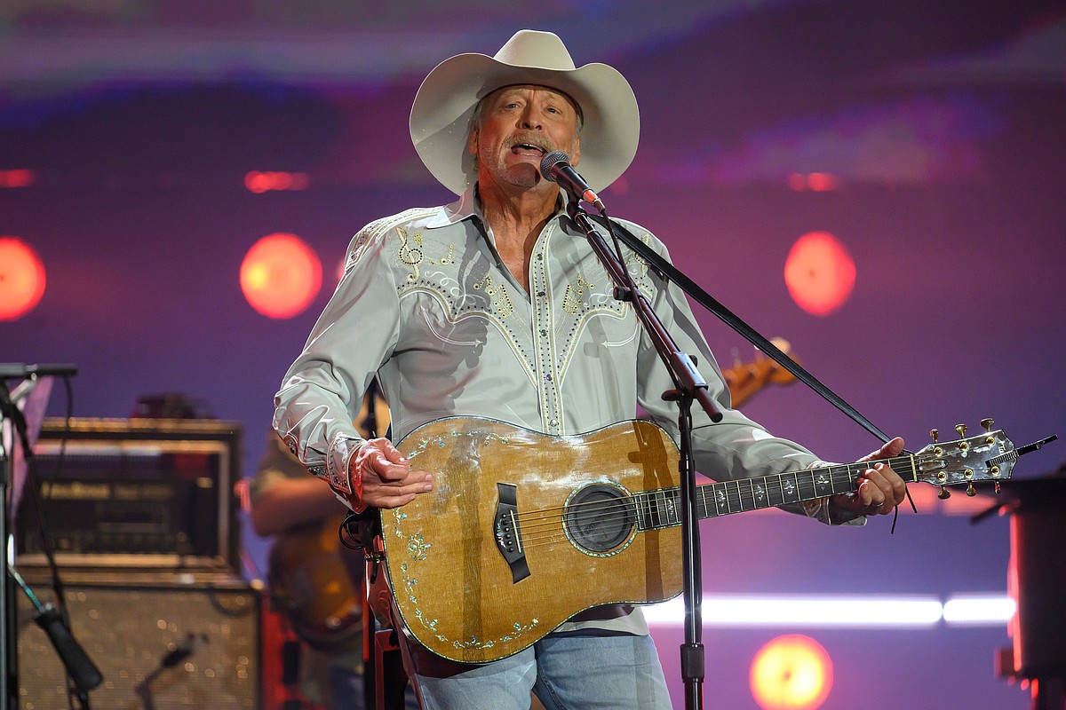 ミュージシャン rn Inside country legend Alan Jackson's triumphant finale concert