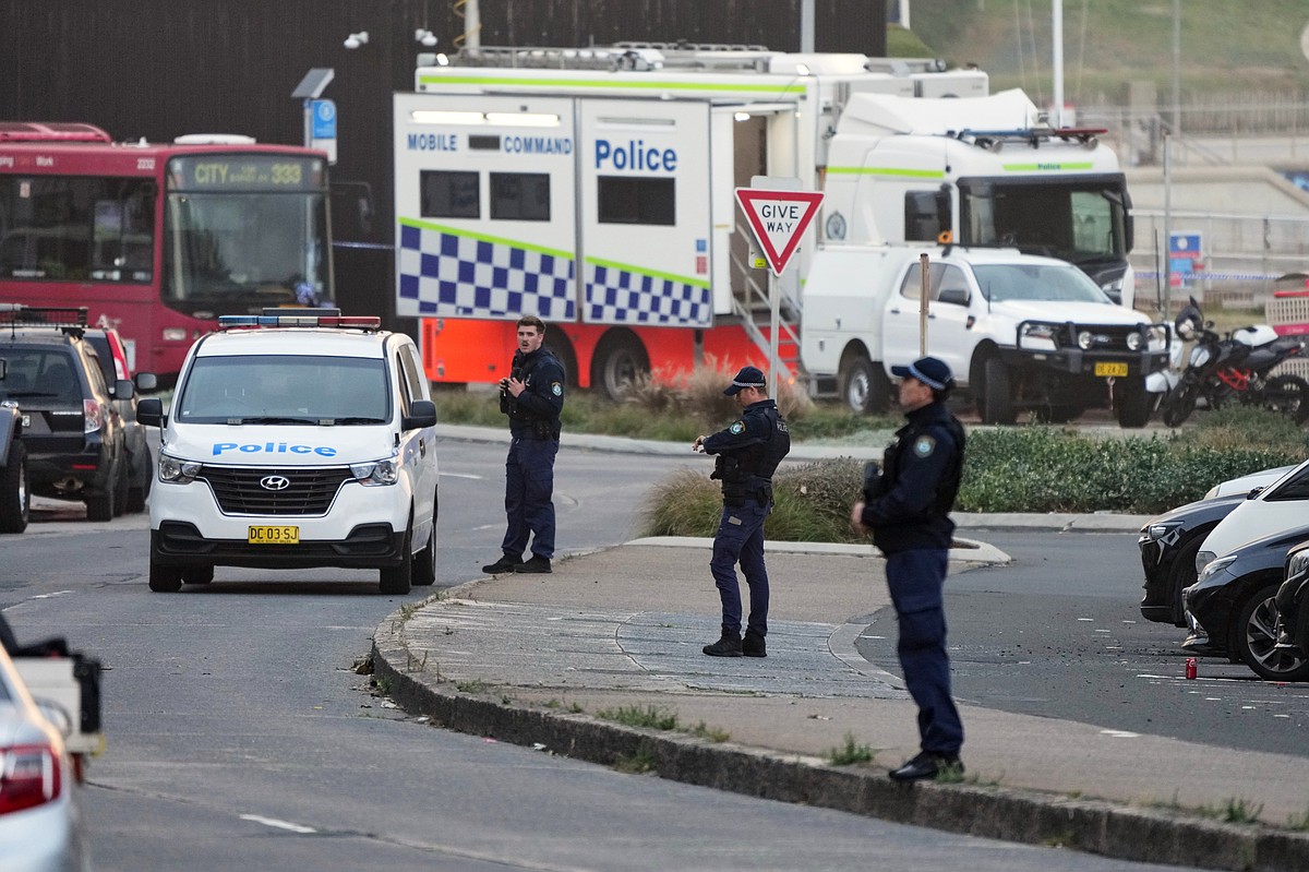YouTube defends video that falsely claims Sydney massacre survivor is 'crisis actor'
