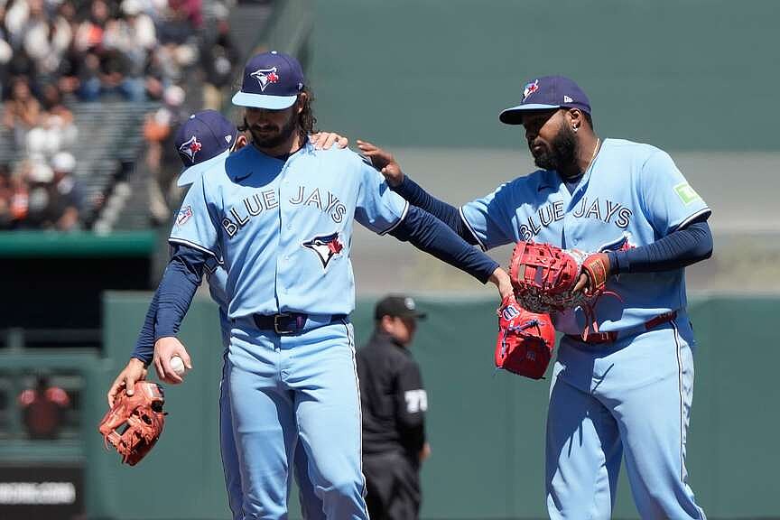 MAJOR LEAGUE ROUNDUP | Cease loses no-hit bid in 9th as Blue Jays beat Giants 10-0