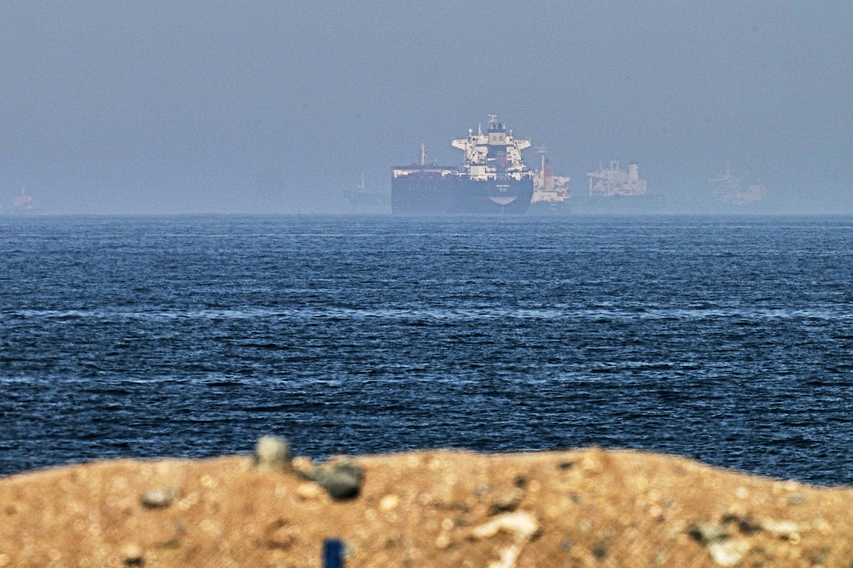 Iran and the U.S. say a Strait of Hormuz deal is close, but one or both would have to back down