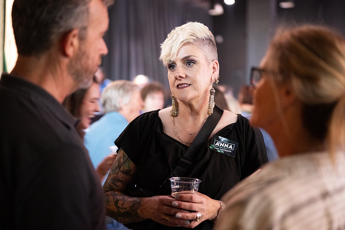 Anna Golladay wins Democratic primary , will face Rep . Fleischmann in November