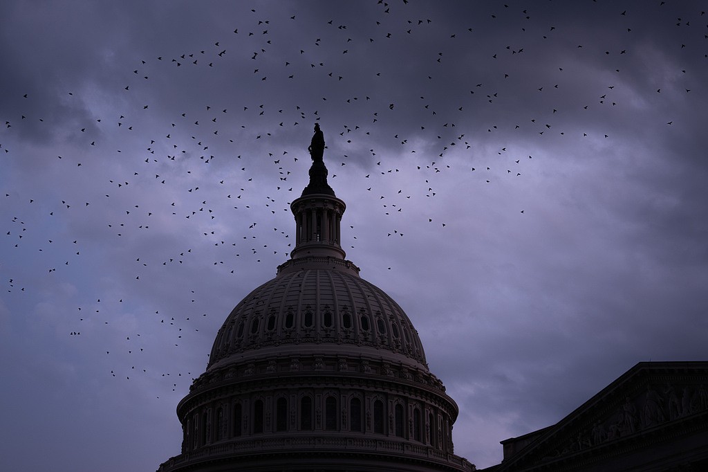 Senate approves funding bill to avoid a shutdown before the election