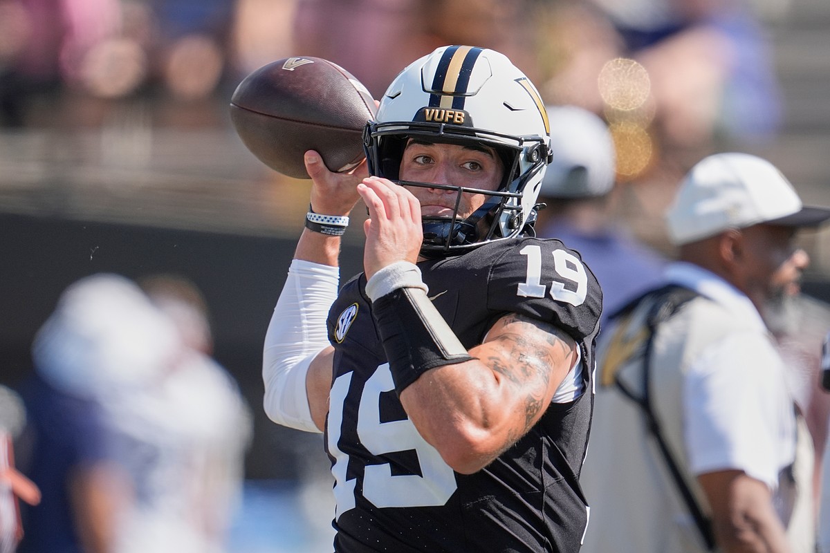 Vanderbilt reveals QB plans for season opener vs. Austin Peay