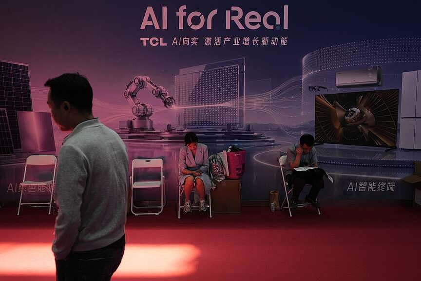 中國白領陷集體焦慮：AI浪潮下的就業存亡戰