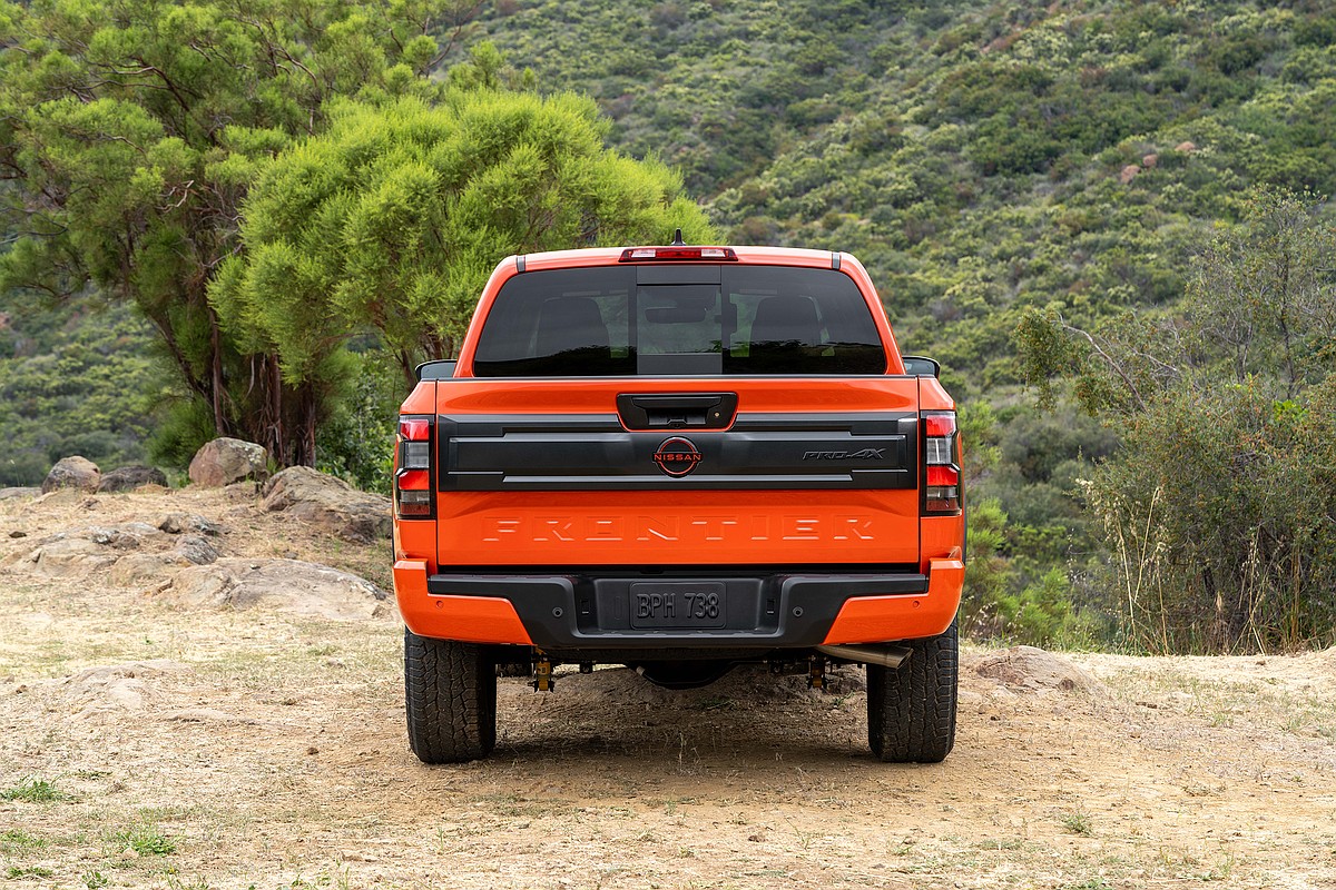 Auto review: 2026 Nissan Frontier Pro-4X offers function over flash