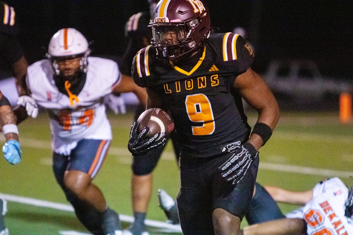 Prep Football: New Boston shuts down Elysian Fields