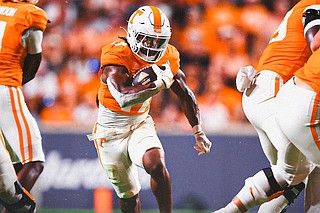 【希少・激レア】NZ強豪校 ケルストンボーイズu.15 2021 Morris powers No. 15 Vols past Kennesaw State; No. 1 Texas is next