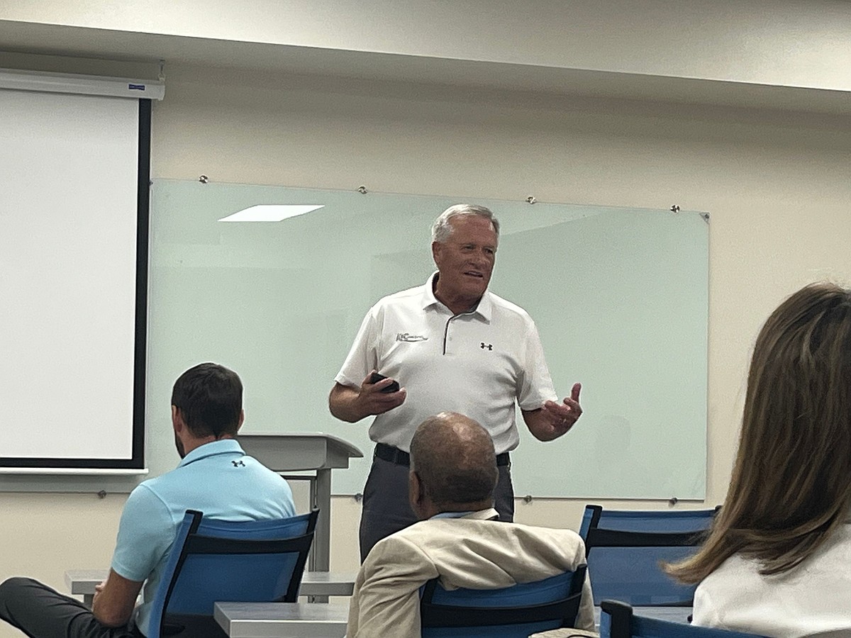 Texarkana College Board of Trustees hears praise from local business owner