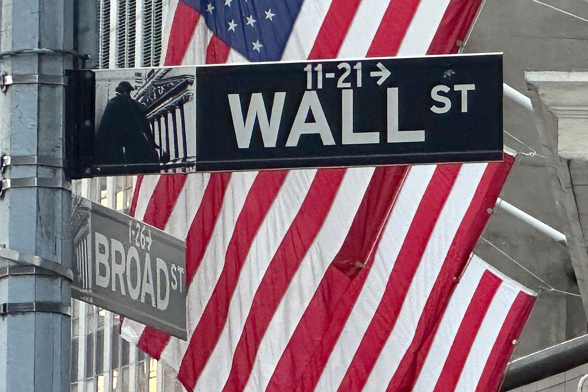 Most US stocks rise following strong profit reports from Equifax , other big companies