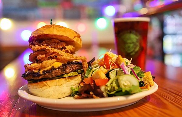 We made a Chattanooga burger trail. Try these 10 burgers within 10 ...