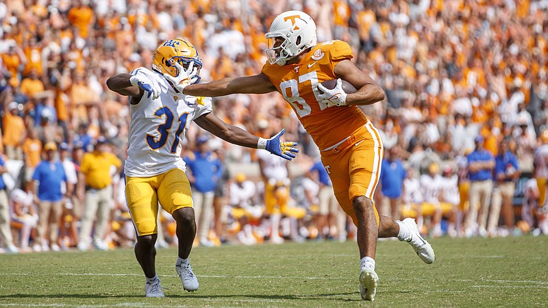 KNOXVILLE, TN - September 11, 2021 - Tight end Jacob Warren #87 of the Tennessee Volunteers during the game between the Pittsburgh Panthers and the Tennessee Volunteers at Neyland Stadium in Knoxville, TN. Photo By Caleb Jones/Tennessee Athletics