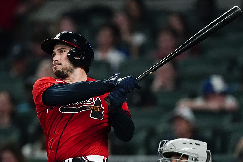 Travis d'Arnaud returns but Braves are looking for someone to