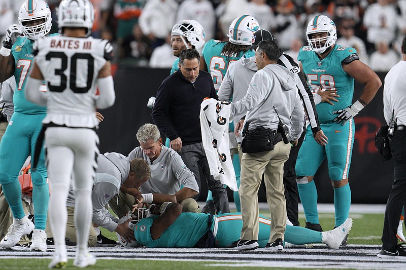 Dolphins take 3-0 record to Cincy to face Bengals