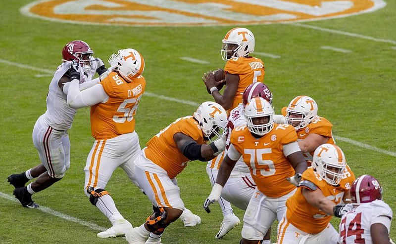 Tennessee Athletics photo by Andrew Ferguson / Alabama outside linebacker Will Anderson, far left, had a difficult time dealing with Tennessee right tackle Darnell Wright during Saturday’s 52-49 victory by the Volunteers.