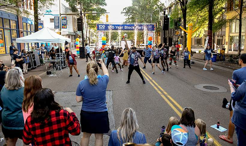 Photo by Mark Gilliland / Performers with The Pop-Up Project.