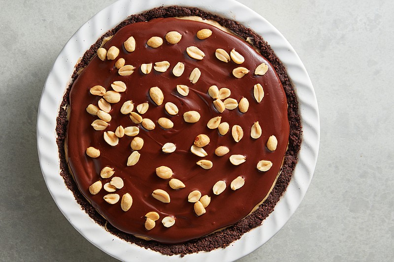 This recipe for Chocolate Peanut Butter Pie is easier than you’d think. / Sang An/The New York Times