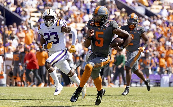 Omaha Bound: Vols offense erupts for six home runs to beat LSU, win Super  Regional