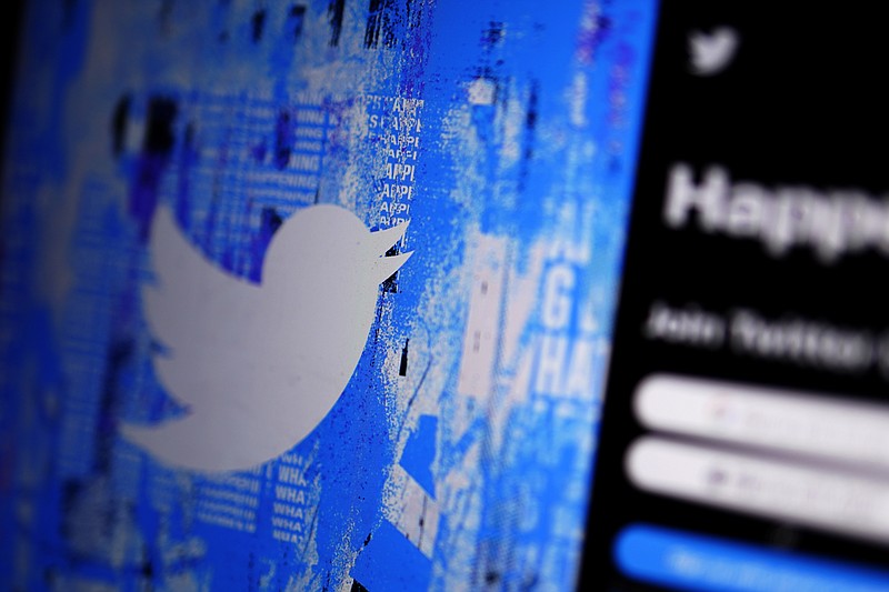 Photo/Gregory Bull/The Associated Press / The Twitter splash page is seen on a digital device on April 25, 2022, in San Diego.