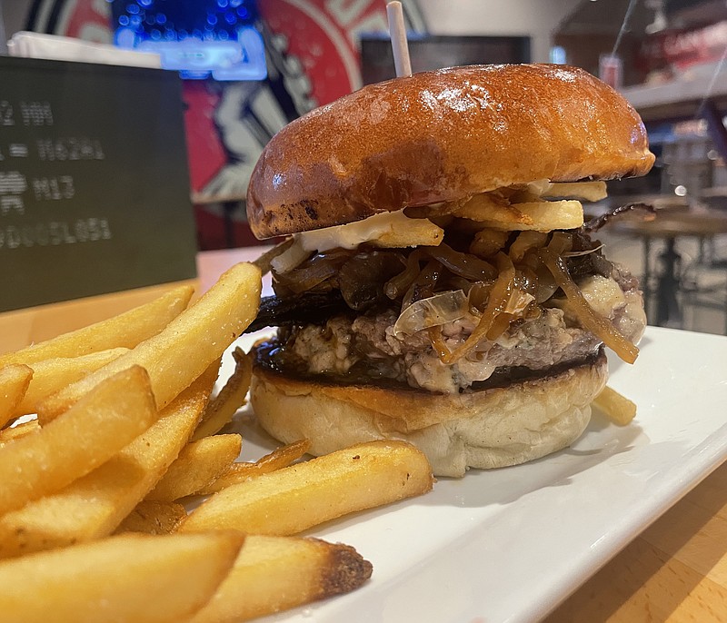 Downtown Chattanoogas Burger Republic Satisfies With Burgers