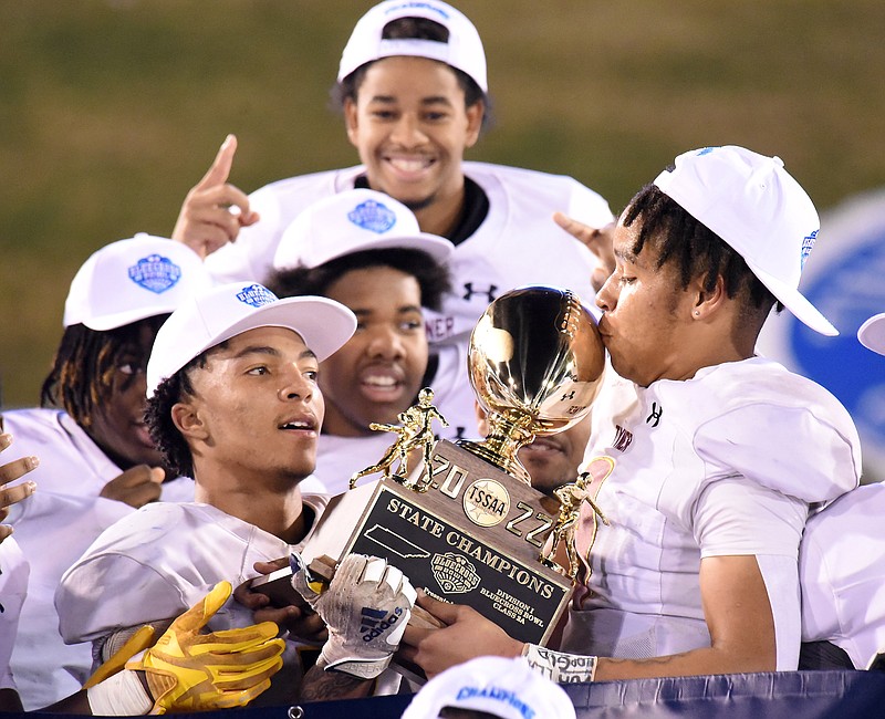 Baylor beats MBA to win first football state title in 49 years