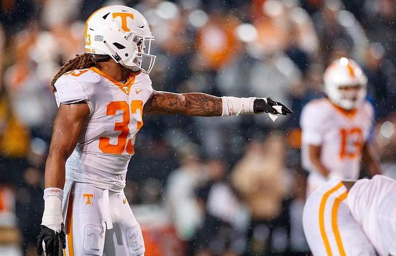 Tennessee Athletics photo / Tennessee fifth-year senior linebacker Jeremy Banks provides some instruction during the 56-0 win at Vanderbilt on Nov. 26, which wound up being his final game with the Volunteers.