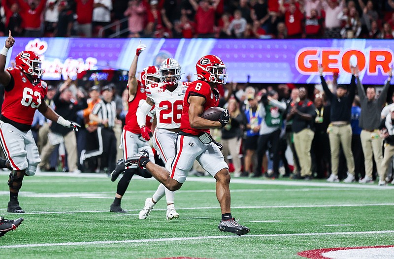 Georgia photo by Tony Walsh / Georgia running back Kenny McIntosh scores on a 25-yard reception during last Saturday night’s 42-41 topping of Ohio State in the Chick-fil-A Peach Bowl.