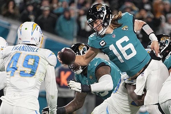 Jaguars come back from 27-point deficit to stun Chargers, advance