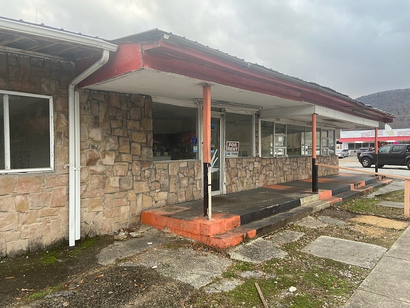 Staff photo by Stephen Hargis / The former Harvey's location is seen this week.