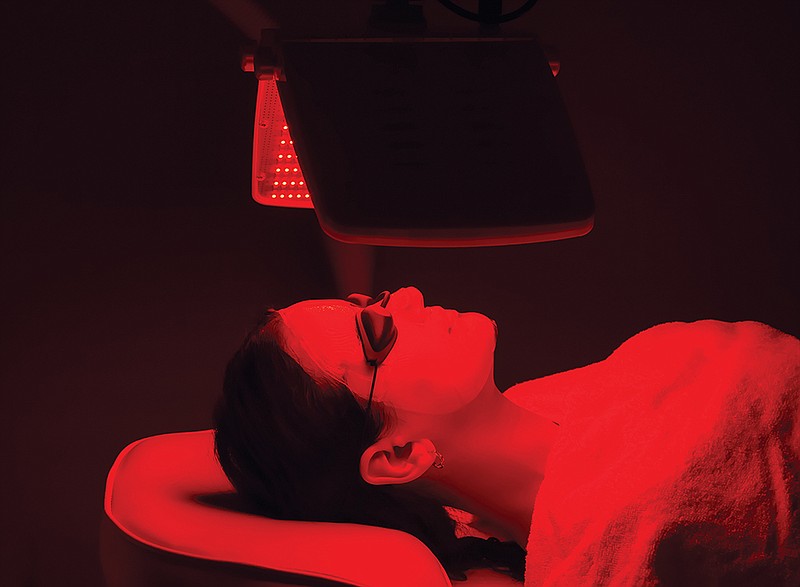 Red light therapy / Getty Images