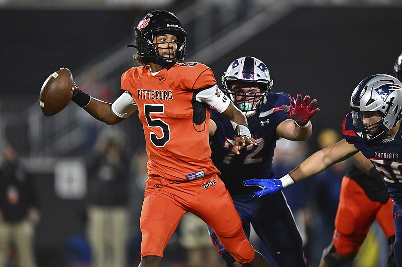 Bay Area News Group file photo by Jose Carlos Fajardo via AP / Jaden Rashada (5), a four-star quarterback prospect, signed with Florida in December, was later released from his commitment by the Gators and signed Wednesday with Arizona State.