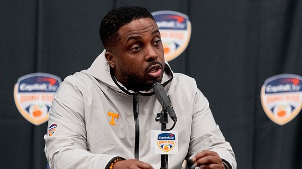 Third spring could be a charm for Vols defensive coordinator Tim Banks ...