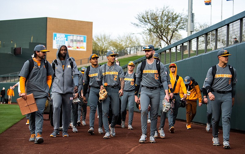 Tennessee Baseball Wearing Dark Mode Uniforms in Series Opener