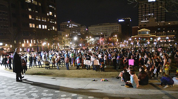 Chattanooga mayor, police unsure how to enforce new restrictions on drag shows - Vimarsana News