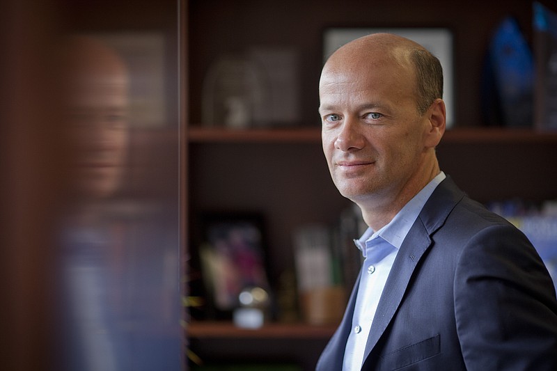 File photo/Peter DaSilva/The New York Times / Greg Becker, the chief executive of Silicon Valley Bank, is photographed at his office in Santa Clara, Calif., on March 24, 2015.
