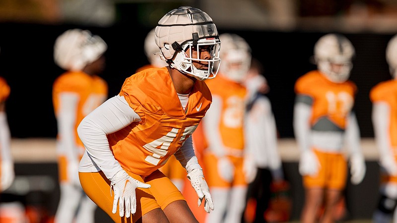 Tennessee Athletics photo by Andrew Ferguson / Tennessee freshman linebacker Arion Carter goes through Tuesday's second spring practice in Knoxville.