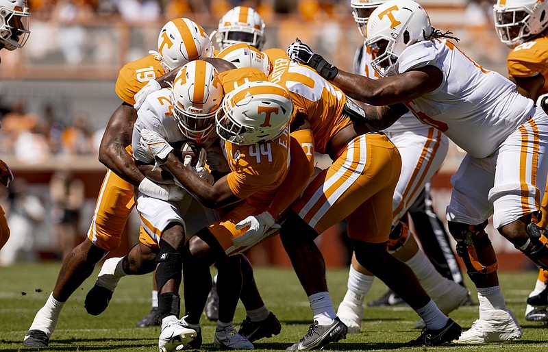 Inexperienced Vols capitalize in spring game with multiple starters out