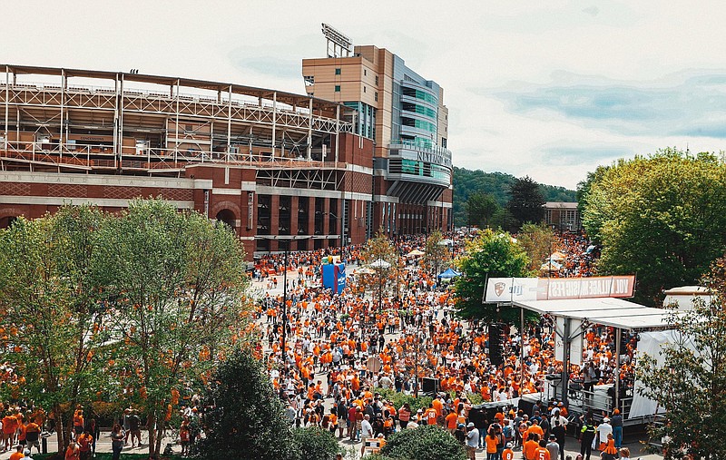 Vols Go Through First Spring Scrimmage in Neyland Stadium - University of  Tennessee Athletics