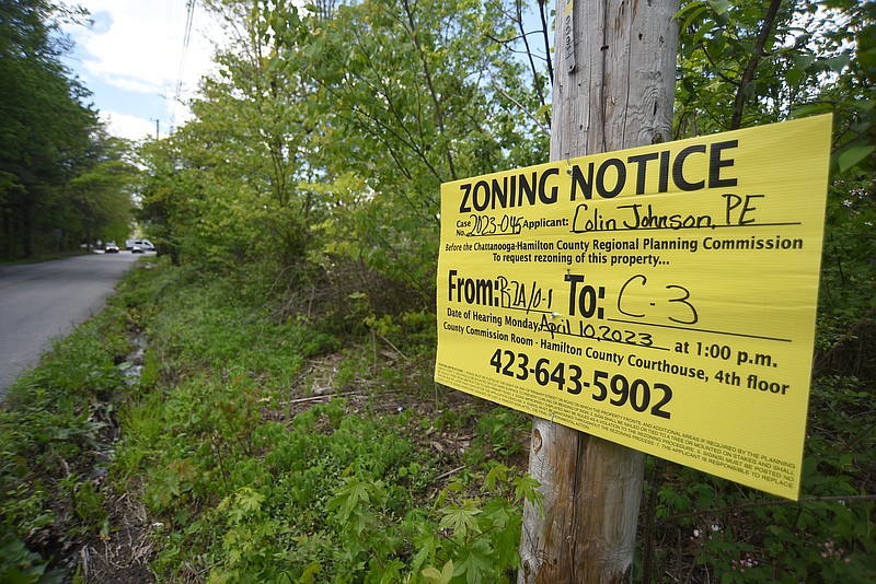 Staff photo by Matt Hamilton / A zoning notice sign in front of 2001 Hollister Road is seen in Signal Mountain on Monday, May 1, 2023.