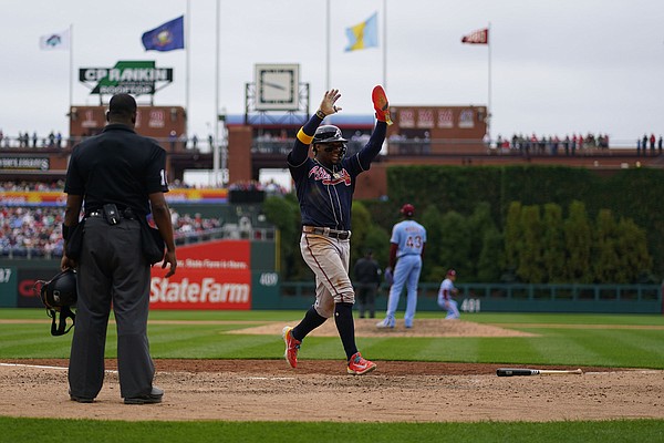 Braves erupt in 10th to get past Phillies 5-1