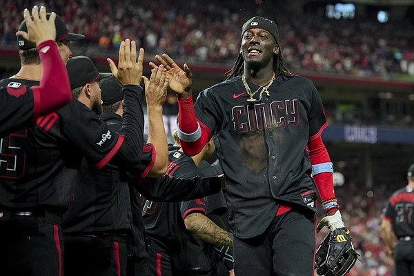 Reds rally past Braves for wild one-run win in meeting of MLB's hottest teams - Vimarsana News