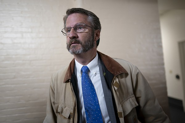 Political notebook: Government "100%" covering up UFO information, Burchett says - Vimarsana News