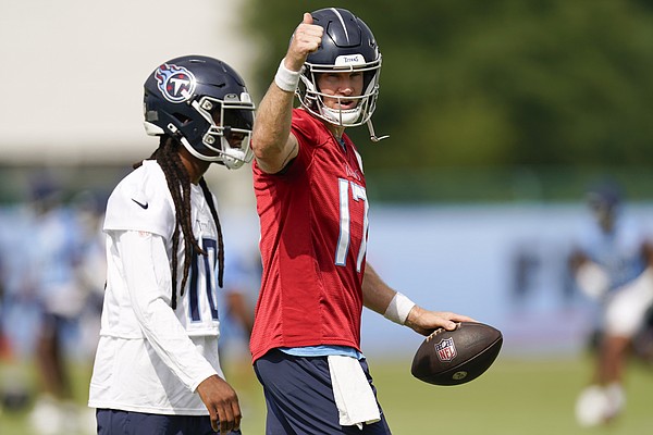 Tennessee Titans training camp: Ryan Tannehill, DeAndre Hopkins star