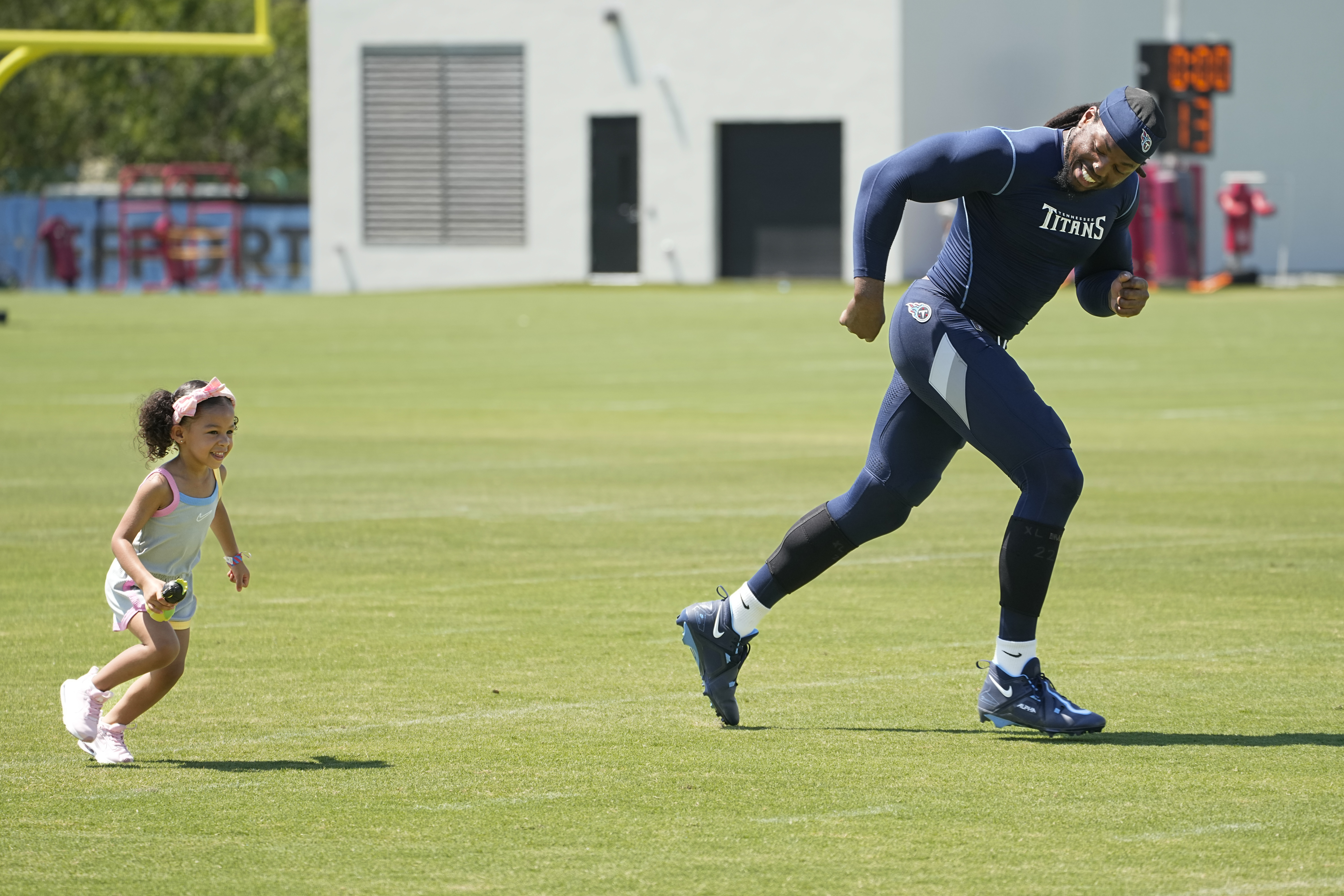 Tennessee Titans QB Ryan Tannehill Takes Flight as a New Pilot - Williamson  Source