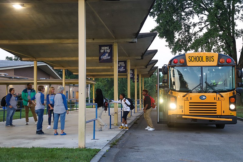 Staff photo by Olivia Ross / Students arrive at Dalewood Middle School on Aug. 9 for the first day of school.