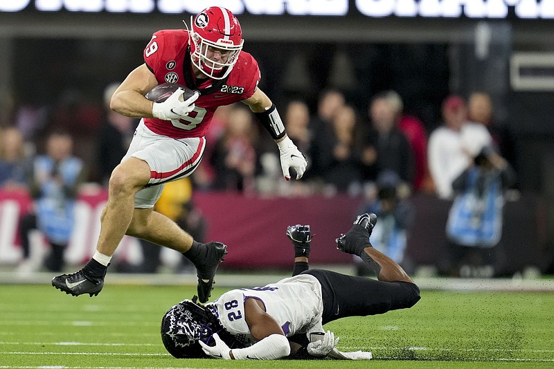 Bulldogs star Brock Bowers makes big plays wherever he lines up