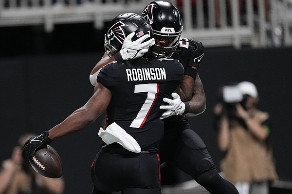 Bijan Robinson debut: Falcons' rookie RB impresses with big run, one-handed  catch in preseason contest vs. Bengals