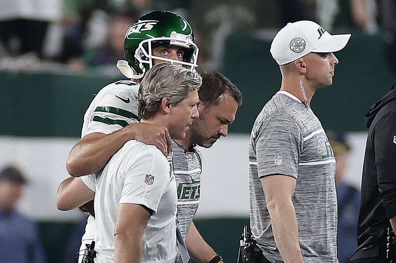 Jets QB Aaron Rodgers has torn left Achilles tendon, AP source says. He's  likely to miss the season – NewsNation